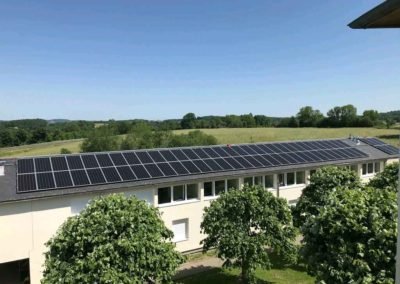 découvrez comment installer des panneaux solaires dans une école en île-de-france pour promouvoir les énergies renouvelables et réduire la facture énergétique.